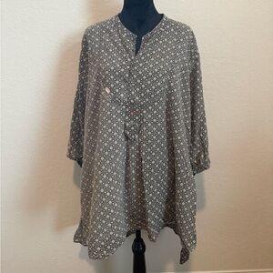 Magnolia Pearl Navy Floral Long Sleeve Blouse